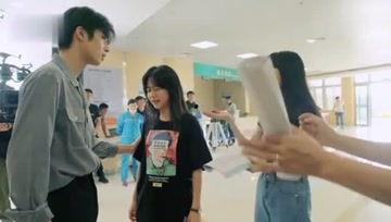 娱乐吃瓜小花儿